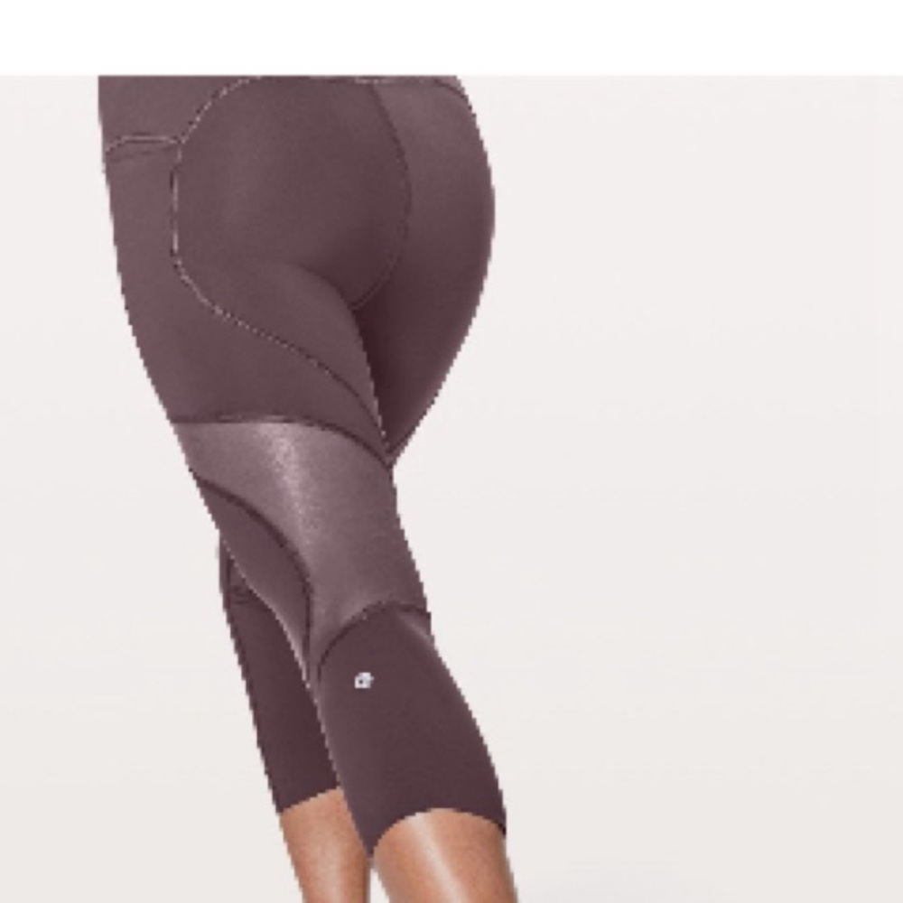 Lululemon on pace crop 21”